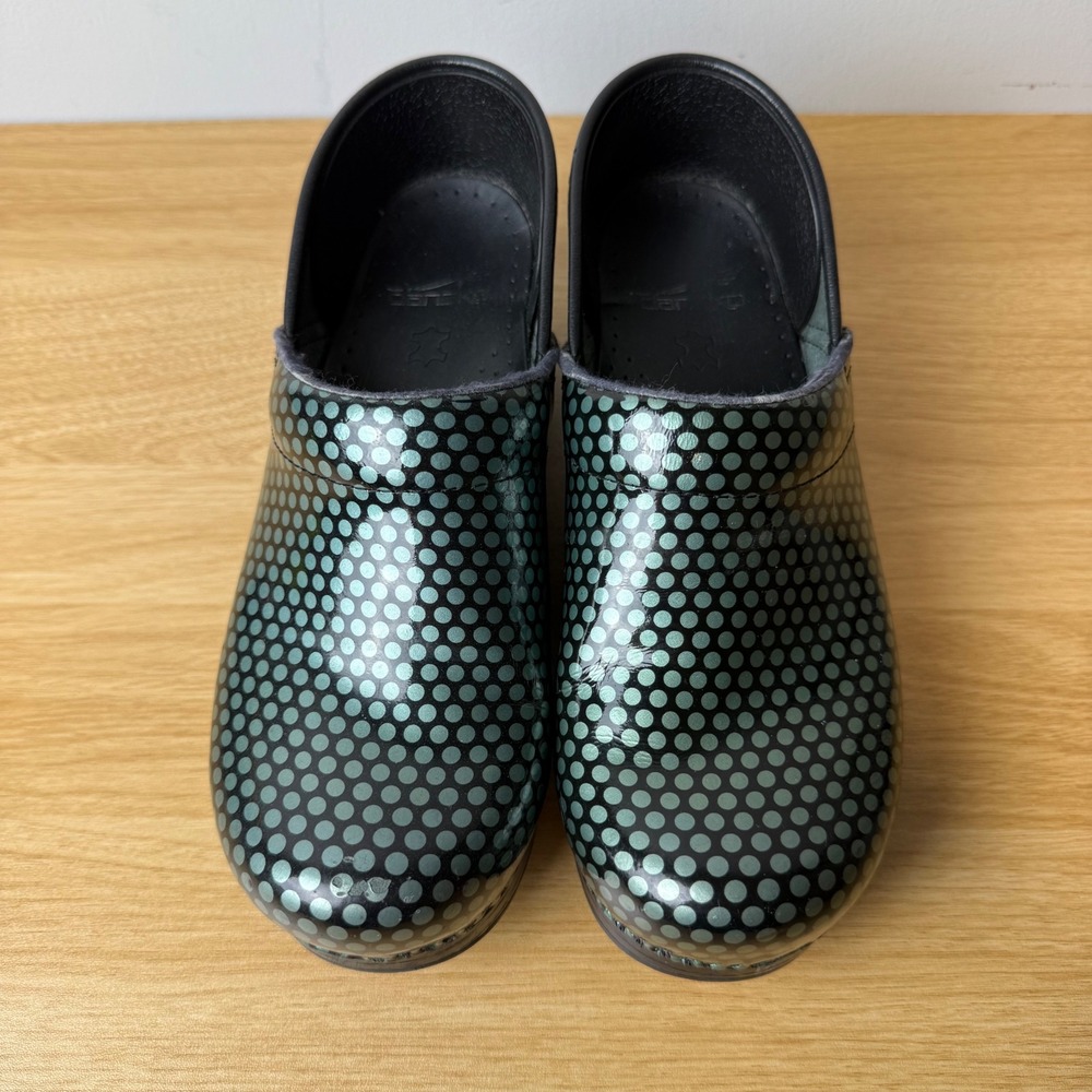 Dansko Professional Clogs Womens 38 Green Polka Dot Patent Leather Nurse Comfort